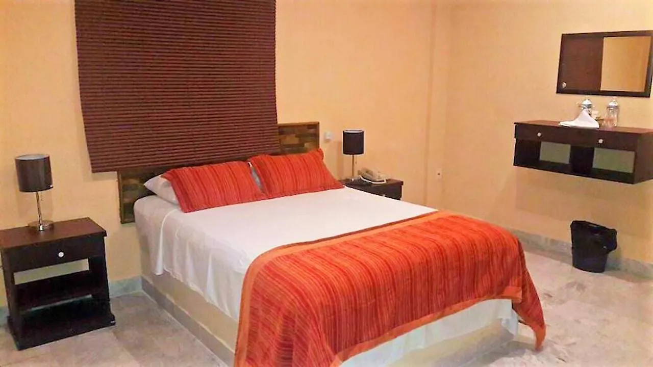 קנקון Hotel Versalles Suites