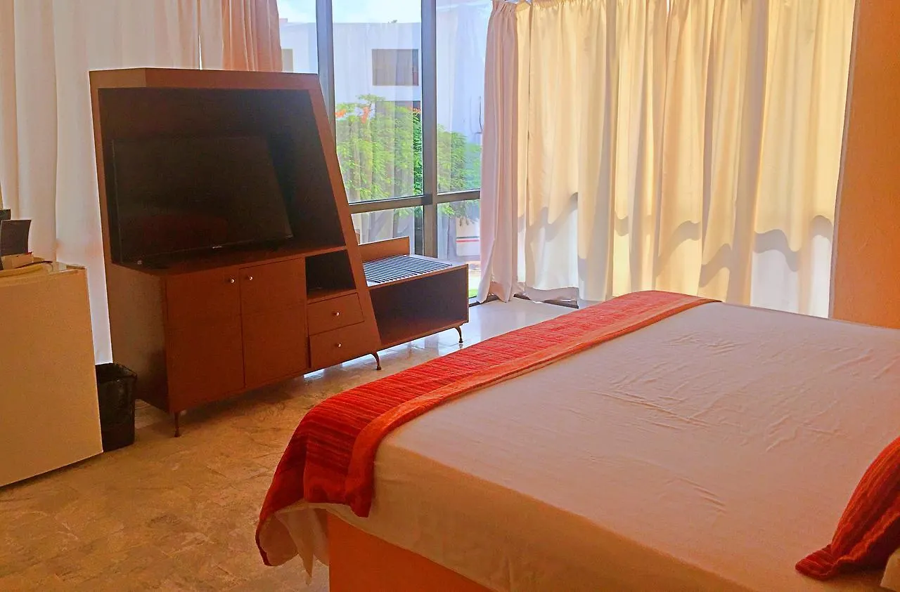 Hotel Versalles Suites Cancun