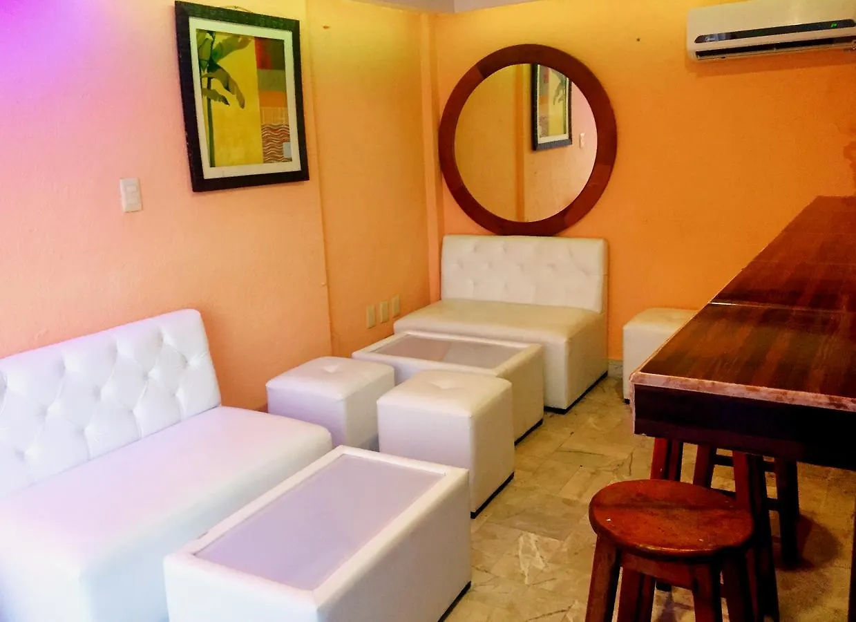 קנקון Hotel Versalles Suites 2*,