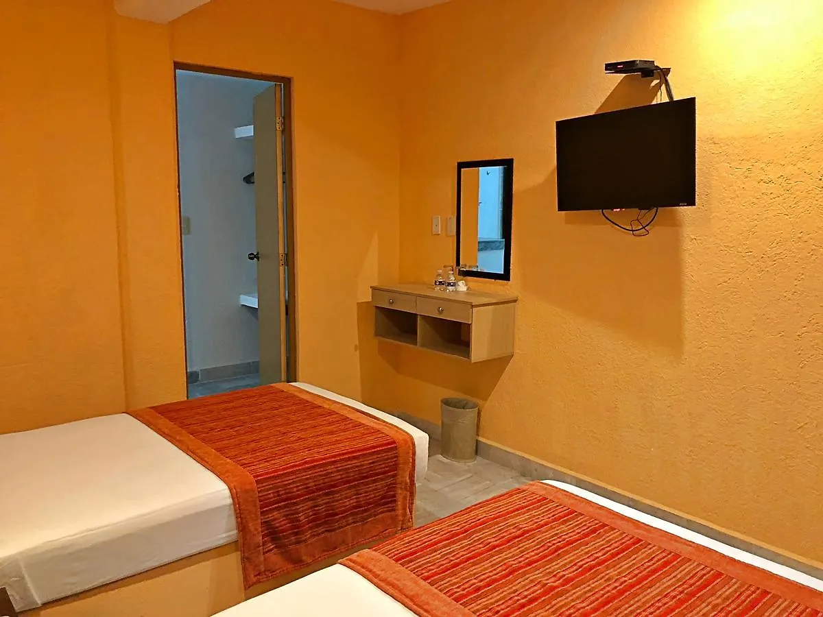 קנקון Hotel Versalles Suites 2*,