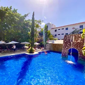 2* Hotel Labna' Suites