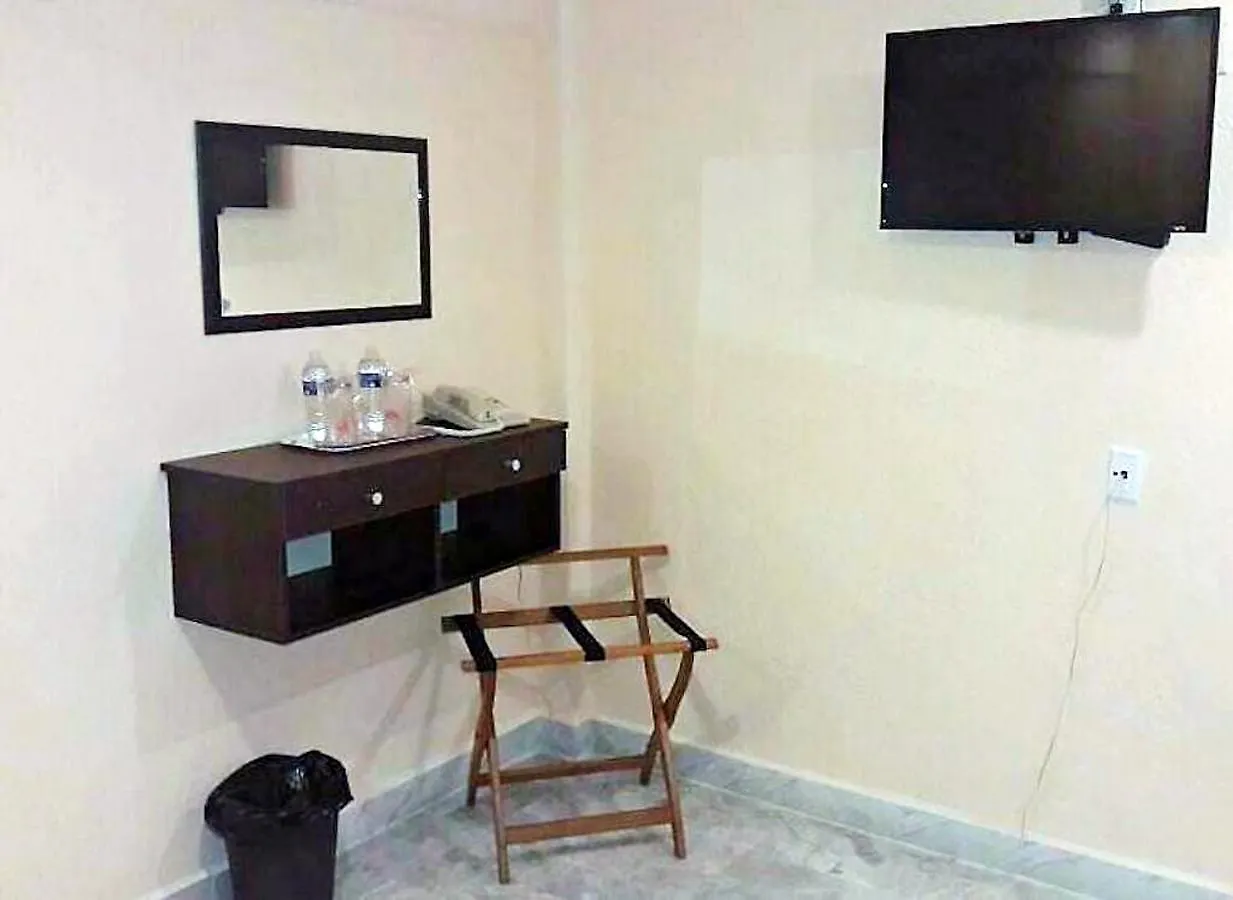 Hotel Versalles Suites Cancun