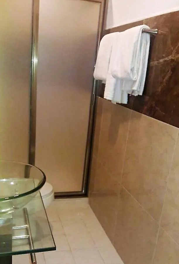 Hotel Versalles Suites Cancun