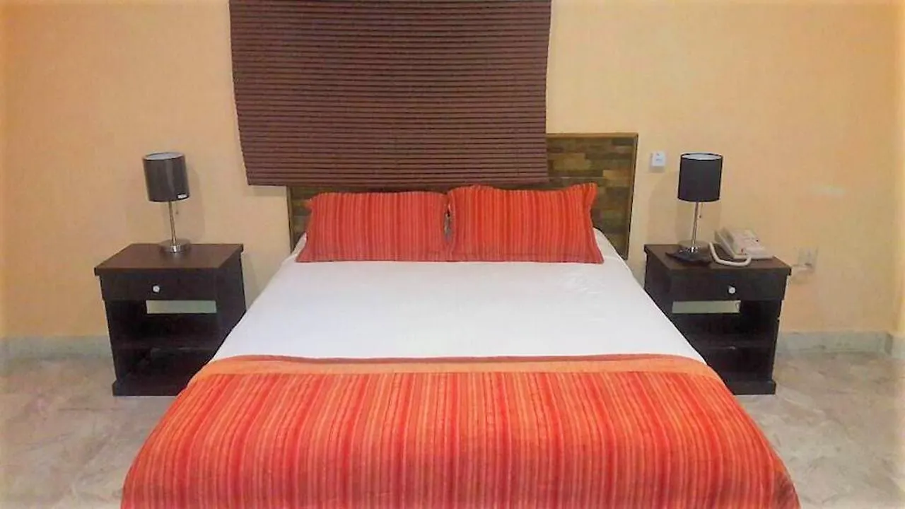 **  Hotel Versalles Suites Cancun Mexico