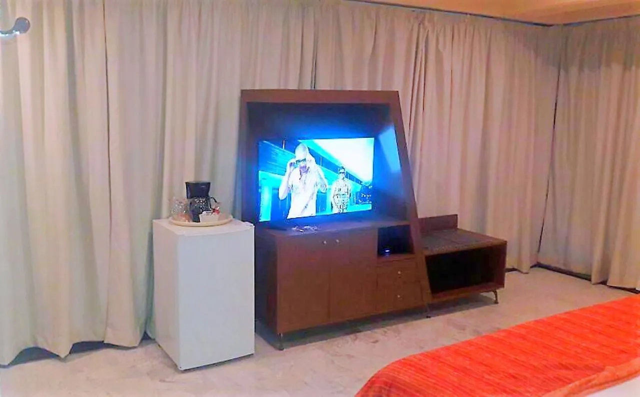 Hotel Versalles Suites Cancun Mexico
