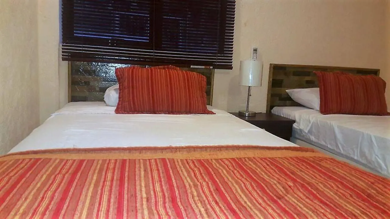 Hotel Versalles Suites Cancun