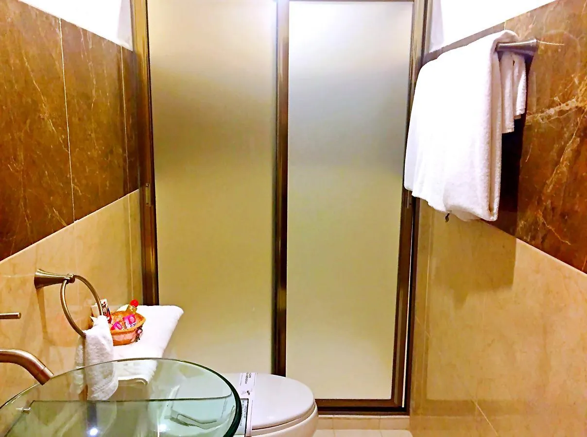 Hotel Versalles Suites Cancun