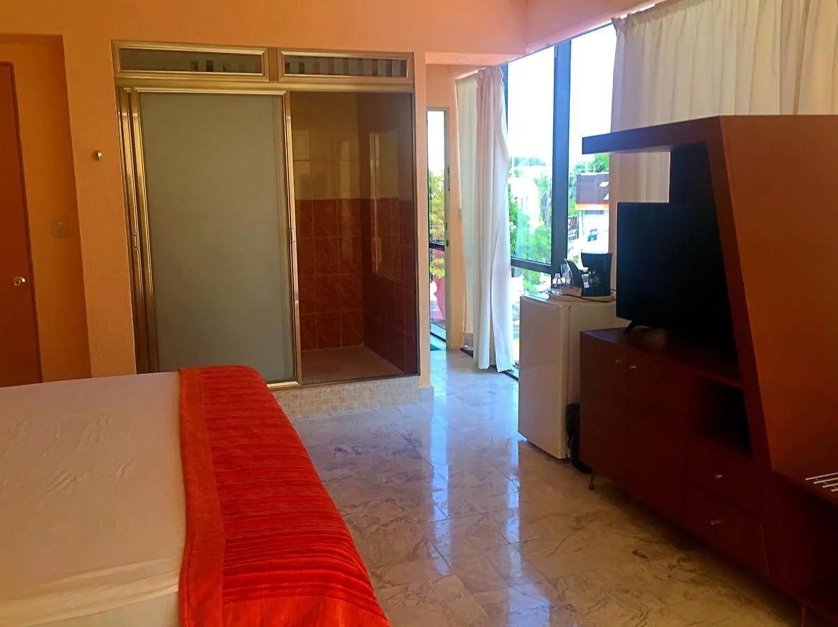 Hotel Versalles Suites Cancun